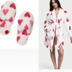 Victorias Secret Valentine Pink Red Heart Cozy Plush Robe with slippers S/M